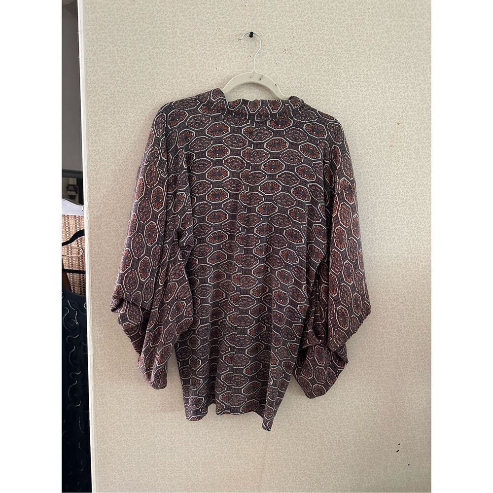 Vintage Japanese Kimono in Shades of Brown and White, Tie Closure, Lightweight - Picture 5 of 5